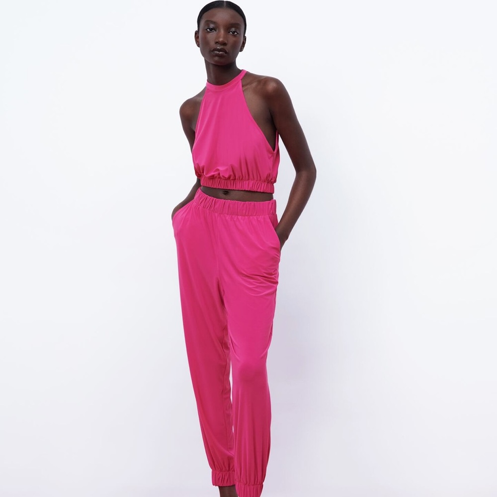 Flowy set from Zara ! Fuchsia set includes flowy joggers and halter top !